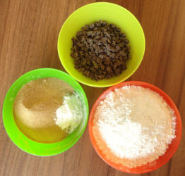 farine sucre pépites de chocolat et levure
